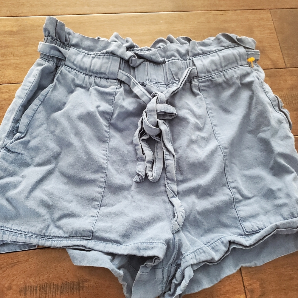 Romeo & Juliet Couture High Waist Light Blue Shorts Size Medium